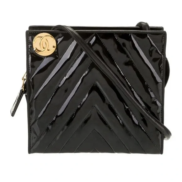 ✨💎1989-1991✨💎 CHANEL SERIES ONE 💎V STITCH ENAMEL COCO MARK BAG W/ CARD/COA/DUSTY - Picture 1 of 16